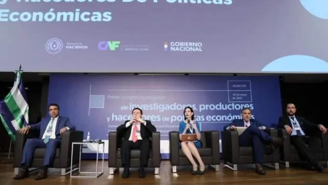 Actual sistema laboral y de seguridad social son un riesgo potencial sin una reforma, según economista