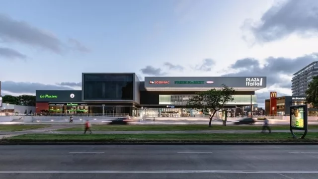  El outlet llama y los números lo confirman (a seis meses de abierto el shopping Plaza Italia se consolida con 700.000 personas mensuales)