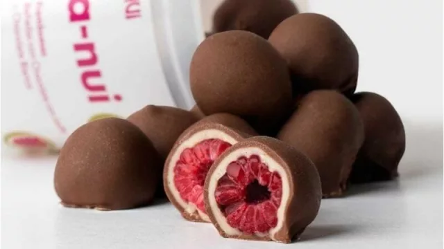 La frambuesa más famosa ya está en todos lados (Franuí ya arregló con los grandes)