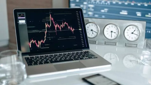 Petróleo, lluvias y dólar estables: ¿cuándo bajarán los precios?