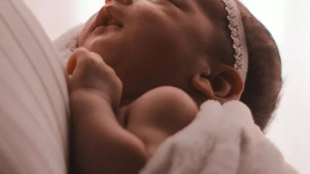 ¿Cómo la atención más humanizada ayuda al desarrollo de los bebés prematuros?