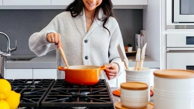 Entre Nosotras: Casa Rica reúne a 15 mujeres influyentes para contar su experiencia (y cocinar en vivo)