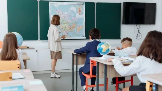 Estiman que rubros comerciales vinculados a la educación privada se reactivarán al 100% este año