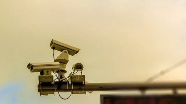 Fotomultas: Comuna capitalina planea dar en concesión a empresa privada (sistema estaría operando en el segundo semestre de 2022)