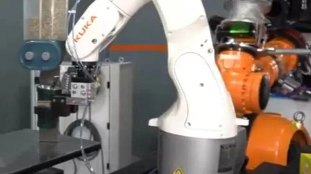 Arcoiris incorpora robots a su mano de obra yerbatera debido a la alta demanda