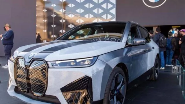CES 2022: BMW sorprende con tecnología capaz de cambiar color del auto en segundos
