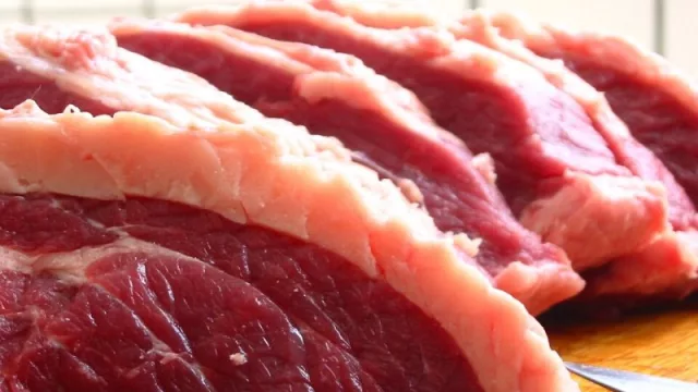 Un nuevo concepto de carnicerías hace furor en el este de Uruguay (el kilo de carne en un comercio boutique, por $1.000)