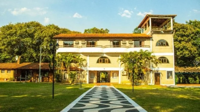 Hotel Campestre Ñemity, un escape a la naturaleza con imponentes caídas de agua cerca del Ybytyruzú