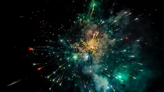 ¿Debería prohibirse la venta de bombas de estruendo durante las fiestas de fin de año?