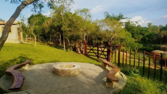 Ysyry Mimbi: una posada impregnada de minimalismo rústico para descansar en Valenzuela