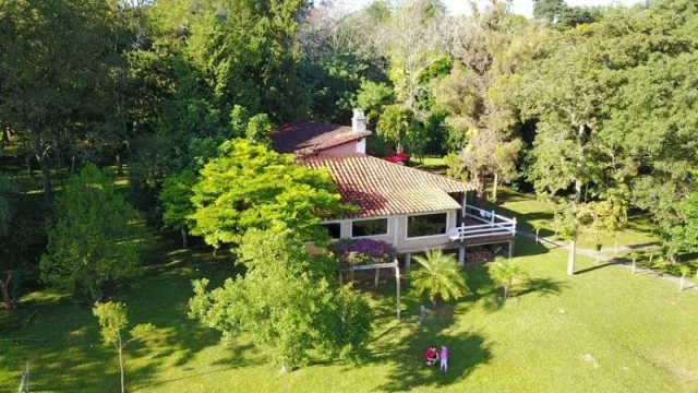 Rancho Santa María: un hospedaje de estilo suizo rodeado de arroyos y bosque en Paraguarí