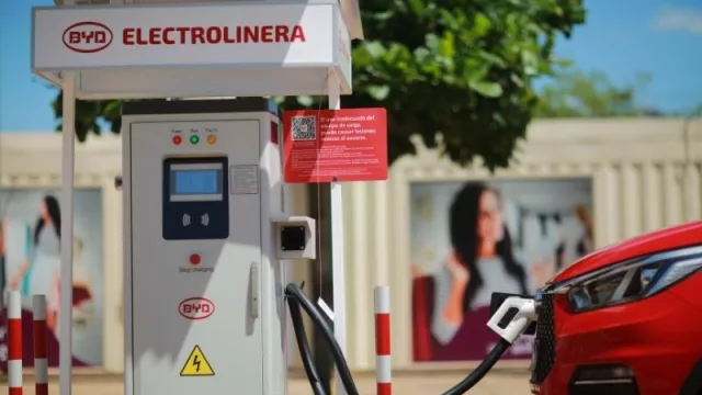 BYD expande red de carga de autos eléctricos con cuatro surtidores más