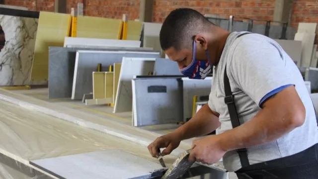 Visitamos Grama: la industria de la piedra que revoluciona el mercado de revestimientos naturales y sintéticos