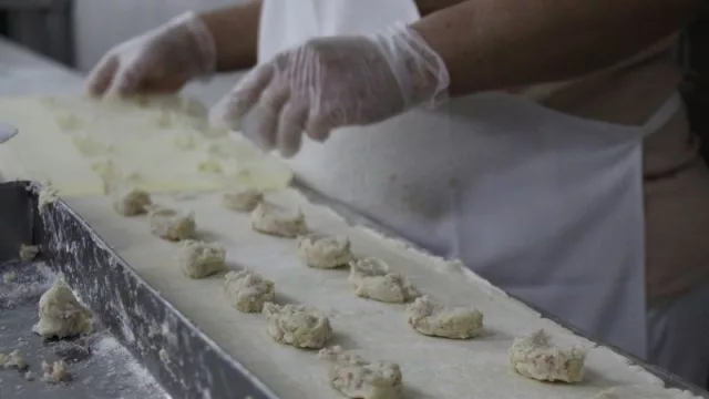 Visitamos Alberdin: de copetín a industria referente de alimentos cuya producción mensual asciende a 150 toneladas