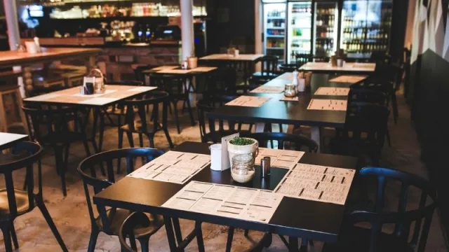 Restaurantes al 35% y bares al 50% de su facturación: cientos de negocios no soportarán otro cierre y acuerdan extender horario