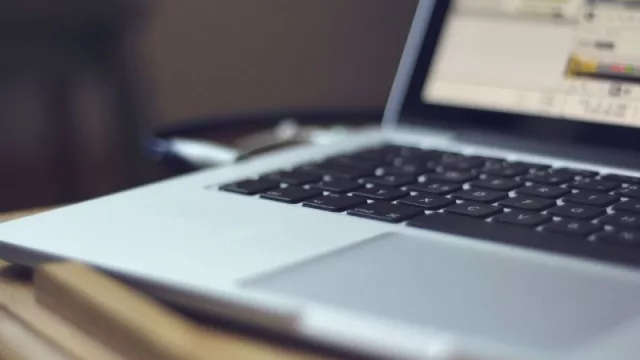 Divulgar lista de personas vacunadas: el dilema entre la protección de datos y ser contralores del Gobierno