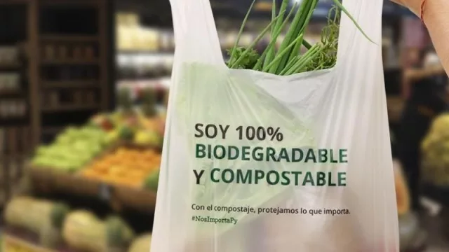 Casa Rica suma otra acción verde al ofrecer bolsas biodegradables y compostables de producción nacional