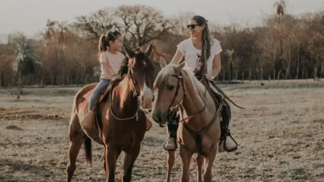 ¿Te gustan los caballos o nunca montaste uno? La Valtellina te propone estas experiencias tanto si tenés experiencia como si querés aprender