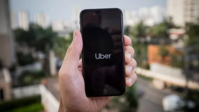 Uber dice que empieza a hacer pie en Córdoba: 250.000 cordobeses bajaron la app