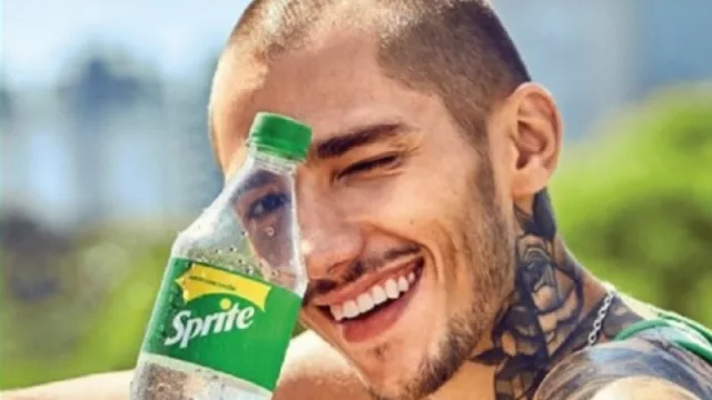 Para facilitar el proceso de reciclaje Sprite cambia su icónica botella verde por una transparente