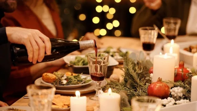 Llega la Navidad, pero lo que queremos saber es: ¿qué no puede faltar para la cena de Nochebuena?