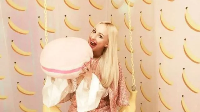 Qué es el “postureo” y por qué resulta clave tener un lugar para ello en tu negocio en Barcelona