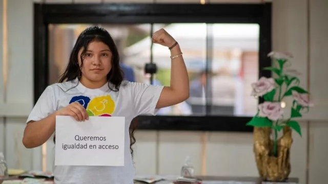 Más de la mitad de las niñas conectadas de todo el mundo sufrieron acoso en línea