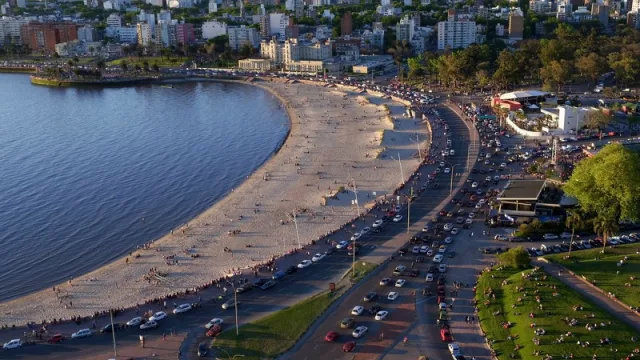 MVD tiene su primera audioguía en inglés relatada por una británica que vive en UY