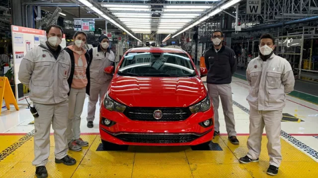FCA alcanzó los primeros 100.000 Fiat Cronos producidos en Ferreyra (y no fueron épocas de vacas gordas)