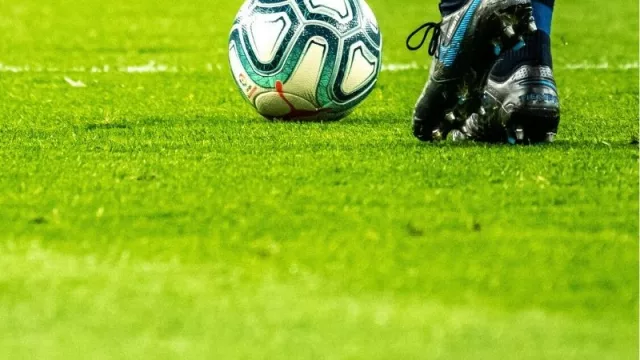 Alistándose para la mayor jugada: clubes inician controles para la vuelta del fútbol