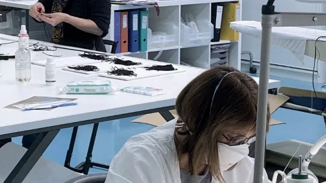 Multinacionales de la industria de la moda que por ahora fabrican insumos médicos