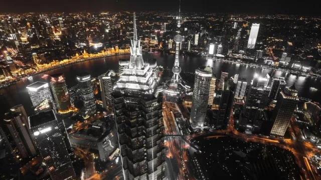 Empresas de China reanudan sus operaciones ante la mirada expectante del mercado internacional (también el transporte marítimo-ferroviario)