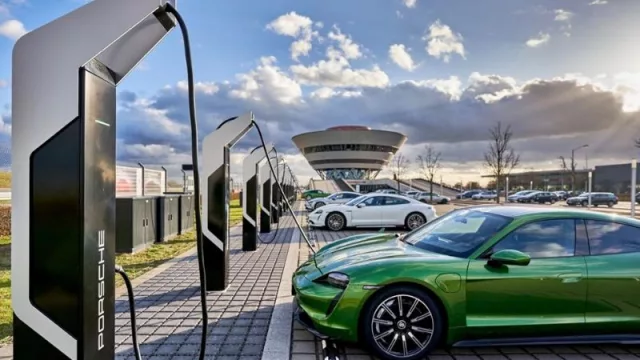 Porsche tiene la planta de carga eléctrica más potente de Europa