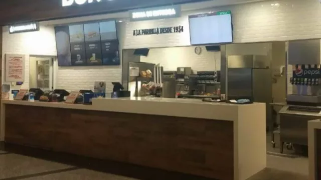 Starbucks, Le Pain Quotidien, Havanna, KFC y ahora Burger King (no, no es un shopping, es Aeroparque)