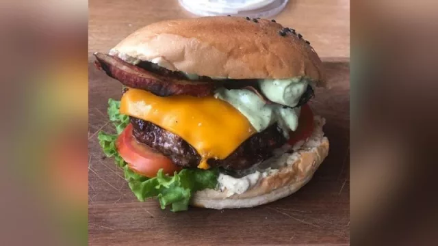 Bodoque Montoya: hamburguesas 100% de carne vacuna listas para ser tiradas a la parrilla