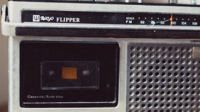 “La radio se está quedando sin pilas”