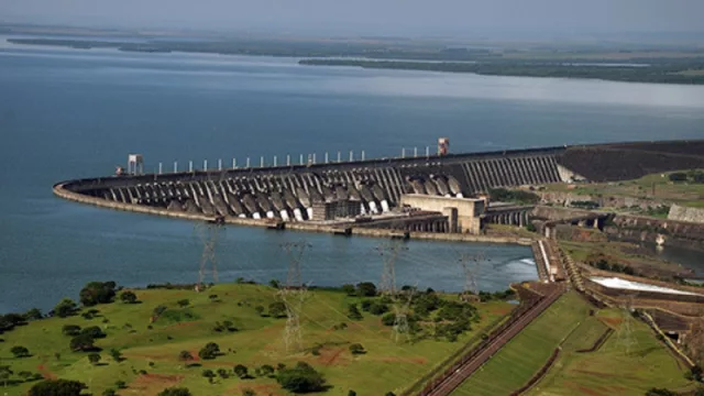 Comisión negociadora de Itaipú debería incluir a asesores con distintas perspectivas, según analista