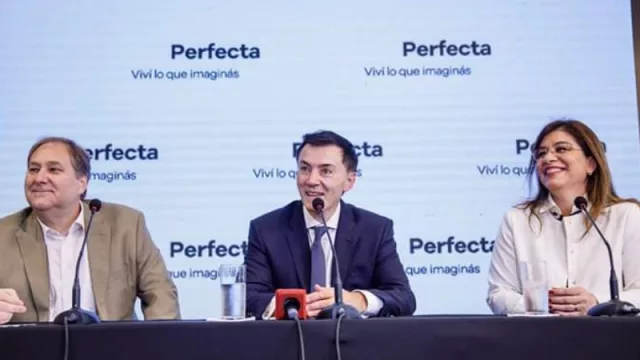 BMW se prepara para presentar sus primeros vehículos eléctricos e híbridos