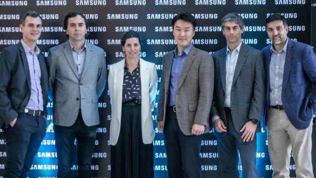 Ejecutivos de Samsung durante el evento de lanzamiento de Soluciones para el Futuro.
