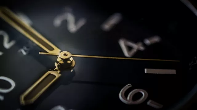 Horario escalonado mejoraría la calidad de vida (y activaría economía nocturna)