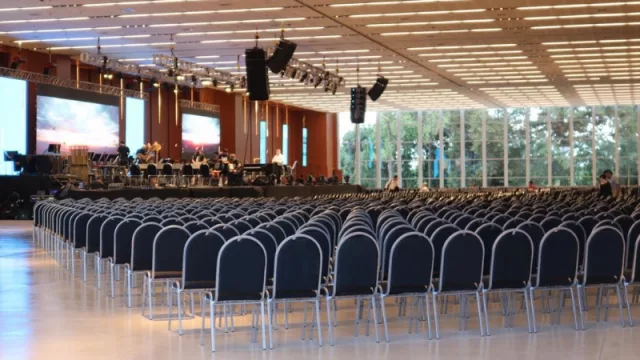 Las 13 empresas cordobesas que se quedaron con el negocio de los $ 500 M del Centro de Convenciones