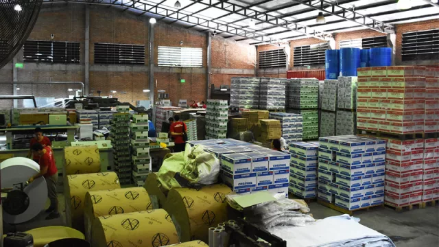 Visitamos Alamo: la fábrica de cuadernos con 50% del mercado nacional