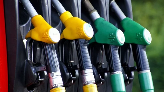 Buscan regular la instalación de estaciones de servicios