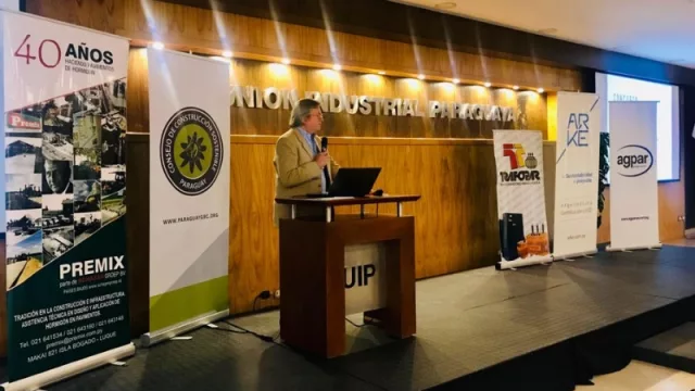 Jóvenes paraguayos probaron que es posible construir una casa tradicional de forma sostenible