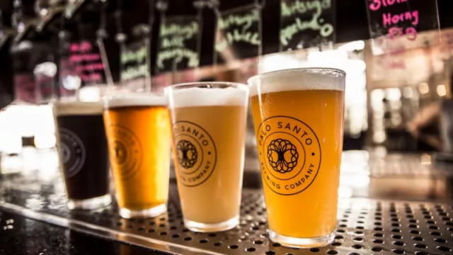 Visitamos Palo Santo Brewing Co, la fábrica de cerveza artesanal fusionada a un bar