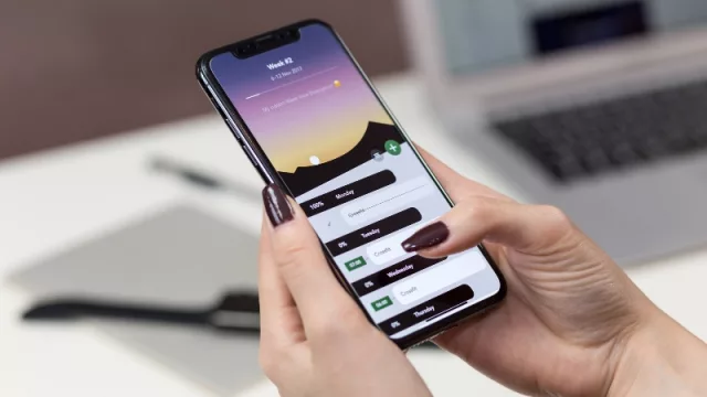 Celulares de alta gama son los favoritos de los jóvenes