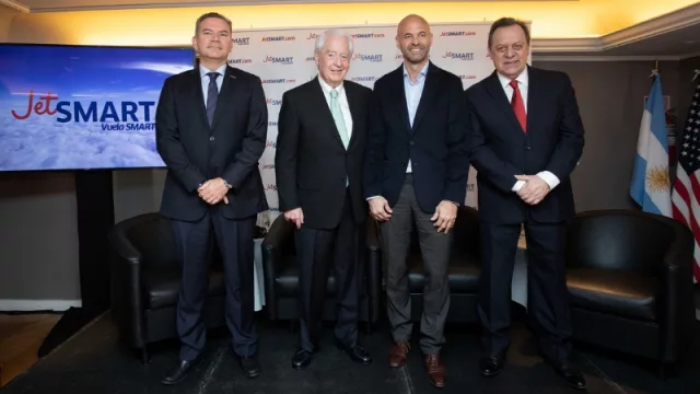 El Ministro de Turismo Santos participó del lanzamiento de JetSmart en Argentina