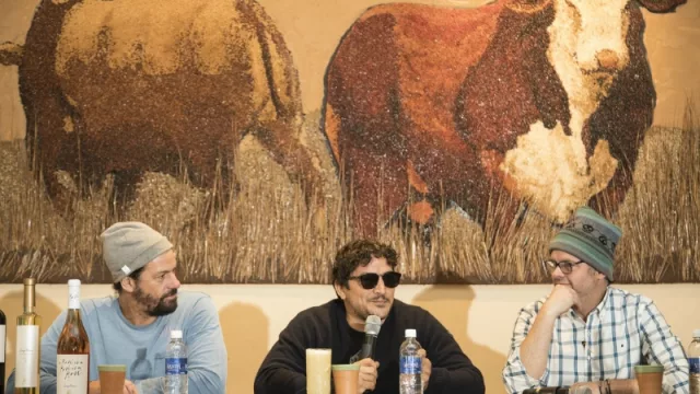 Los chefs respondieron a las preguntas de la prensa sobre gastronomía y su relación como chefs.