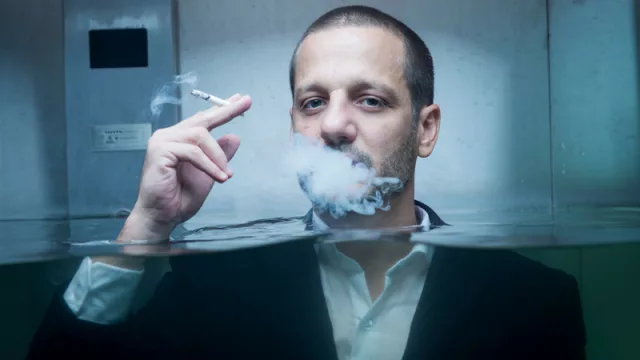 Los relacionistas públicos huyen de Matías Franco, el protagonista de El Lobista