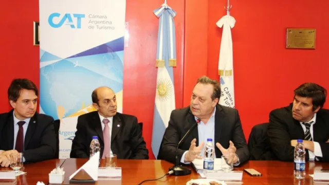 El ministro de Turismo de la Nación Argentina se reunió con operadores receptivos en la sede la CAT